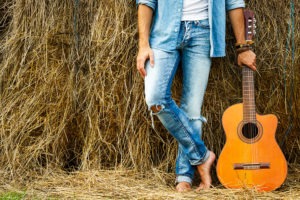 Swing N Line | Man with Guitar | Country Music | Blgo